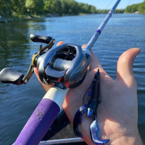 Shimano Curado Dc, Fishing Rod Photography, Custom Fishing Rods Design, Shimano Reels, Fishing Australia, Bait Casting Reels, Best Fishing Rods, Hobo Fishing Reel, Fishing Pictures