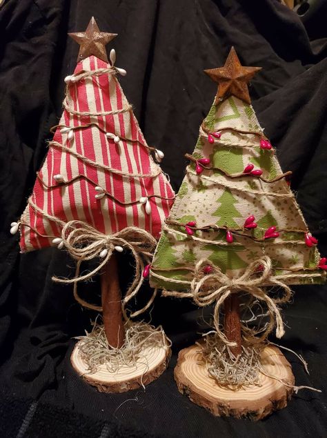 Fabric Christmas Trees Stuffed, Christmas Tree Patterns Free Printable, Primitive Christmas Crafts, Christmas Fabric Crafts, Fabric Christmas Trees, Country Christmas Decorations, Christmas Tree Inspiration, Wood Christmas Tree, Christmas Tree Crafts