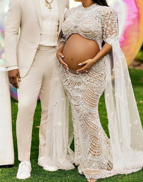 Coachella Outfit Pregnant, Pregnant Birthday Outfit, Pregnant Birthday, Rapper Outfit, Outfit Pregnant, Elegant Maternity Dresses, Sweet Baby Names, Creative Baby Shower, Rapper Outfits