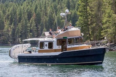 Trailerable Trawler, Tug Boats For Sale, Ranger Tugs, Trawler Yacht, Trawler Boats, Landing Craft, Side Deck, Underwater Lights, Classic Boats