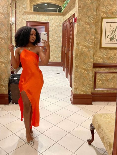 Wedding Guest Dress Summer Black Women, Fall Dress Ideas, Orange Outfit, Vacation Vibes, Fall Dress, Dinner Outfits, Summer Fits, Looks Chic, Feminine Outfit