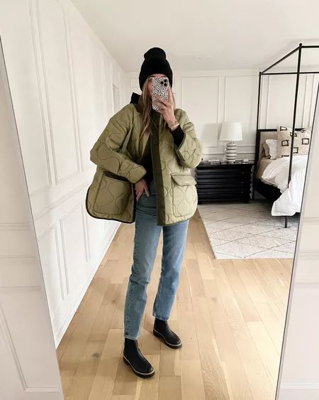 Teddy oversized quilted jacket curated on LTK Oversized Khaki Jacket Outfit, Womens Cold Weather Outfits, Green Quilted Jacket Outfit, Quilted Coat Outfit, Quilted Jacket Street Style, Khaki Jacket Outfit, Agolde 90s Jeans, Quilted Jacket Outfit, Green Winter Jacket