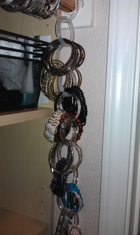 I used shower curtain rings to organize my bracelets. Each one hangs on another from my closet rod so they are easy to unsnap & choose one to wear. Keeps those bangles together & can use for travel too! Bracelet Organizer Diy, Diy Curtain Rings, Bracelet Organization, Mens Closet Organization, Bracelets Holder, Hanger Organization, Apartment Closet Organization, Jewellery Organisation, Jewlery Storage