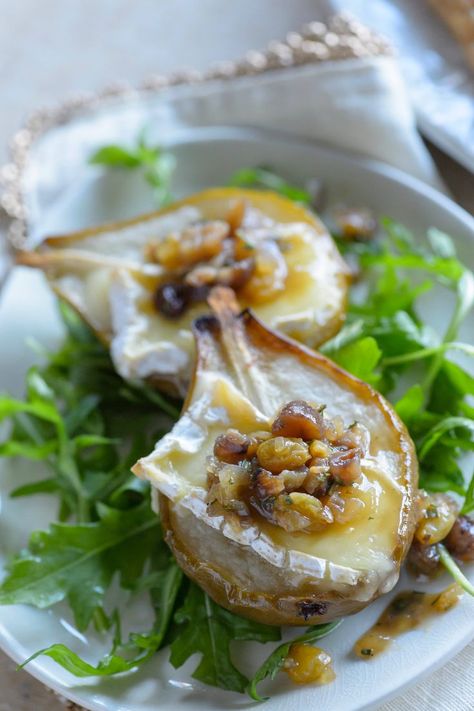 Camembert Recipe, Roasted Pears, Pub Ideas, Starter Recipes, Roasted Pear, French Recipes, Poached Pears, Pear Recipes, Course Meal