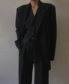 Woman In Suit, Academia Style, Woman Suit Fashion, All Black Outfit, Moda Vintage, Mode Inspo, 가을 패션, Formal Outfit, Dark Fashion