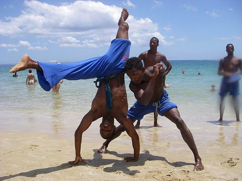 CAPOEIRA    On an Island outside of Bahia Capoeira Martial Arts, Capoeira Art, Brazilian Martial Arts, Brasil Aesthetic, Black Dude, Martial Arts Styles, Historical People, Martial Artists, Human Poses Reference