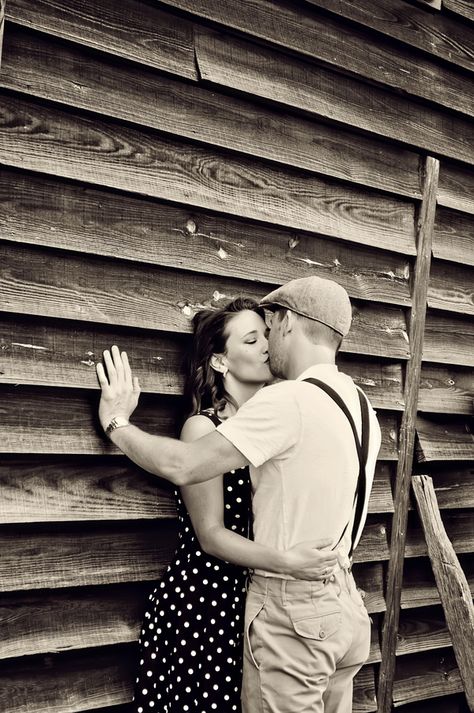 Sweet vintage Americana theme engagements Rockabilly Couple, Velo Vintage, Dream Photography, Vintage Couples, Vintage Photoshoot, Vintage Americana, The Notebook, Real Couples, Photo Couple