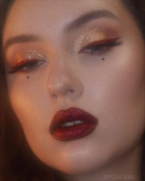 Burgundy Lipstick, Maquillage On Fleek, Vampire Makeup, Pride Makeup, Faux Lashes, Glitter Eye Makeup, Red Makeup, Holiday Makeup, Clown Makeup