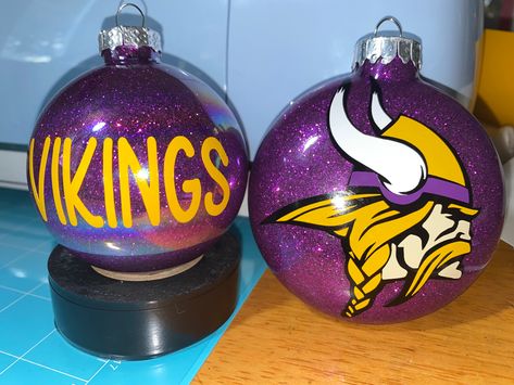 Minnesota Vikings Christmas Tree, Nfl Christmas Ornaments Diy, Vikings Bedroom, Viking Ornament, Viking Christmas, Mn Vikings, 12 Days Of Christmas, Minnesota Vikings, Ornaments Diy