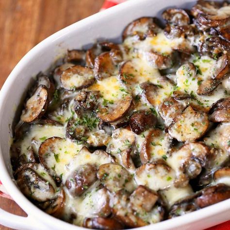 Mushroom Casserole Recipe - Healthy Recipes Blog Mushroom Rice Casserole, Casserole Vegetarian, Mushroom Side Dishes, Mushroom Recipes Healthy, Mushroom Casserole, Healthy Casserole Recipes, Mushroom Rice, Mushroom Dish, Healthy Casseroles