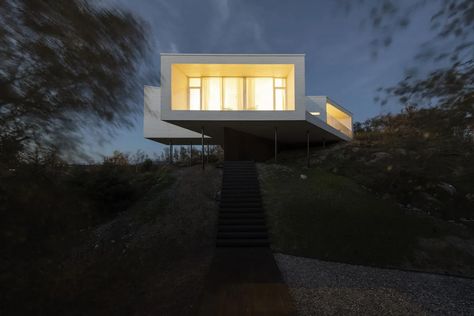 Villa Austevoll, Norway: Canadian architect uses heart-stopping views | The Star Nordic Houses, Simple Pool, Standing Seam Roof, Timber Cabin, White Trellis, Sweden House, Summer Cabin, Fireplace Lighting, Concrete Stairs