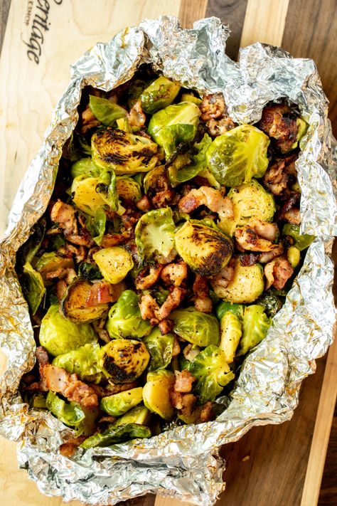 Grilled Brussel Sprouts, Hey Grill Hey, Grilled Vegetable Recipes, Bacon Brussel Sprouts, Sprouts With Bacon, George Foreman, Sprout Recipes, Brussels Sprouts Recipe, Grilled Veggies