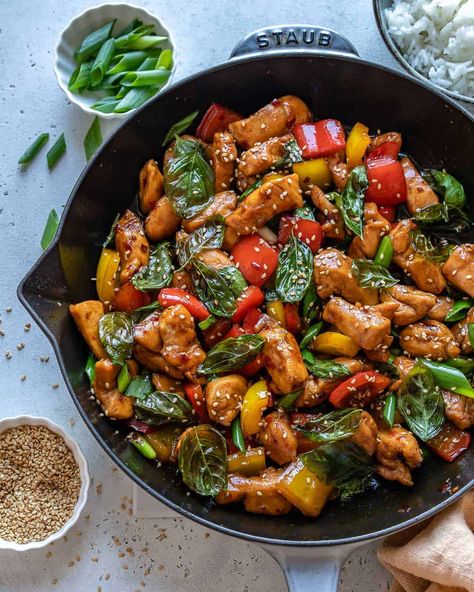 Easy Thai Basil Chicken Recipe | Healthy Fitness Meals Thai Cooking Recipes, Chicken Basil Recipes, Thai Basil Recipes, Thai Chicken Recipes, Thai Basil Chicken, Fitness Meals, Healthy Chicken Recipes Easy, Dinner Recipes Easy, Basil Recipes