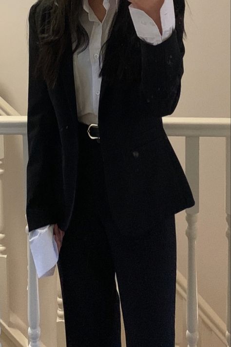 All Black Suit Women, Suit Aesthetic Woman, Black Suit Women, Black Suit For Women, Suits Aesthetic, Womens Tuxedo, Woman In Suit, Women In Suits