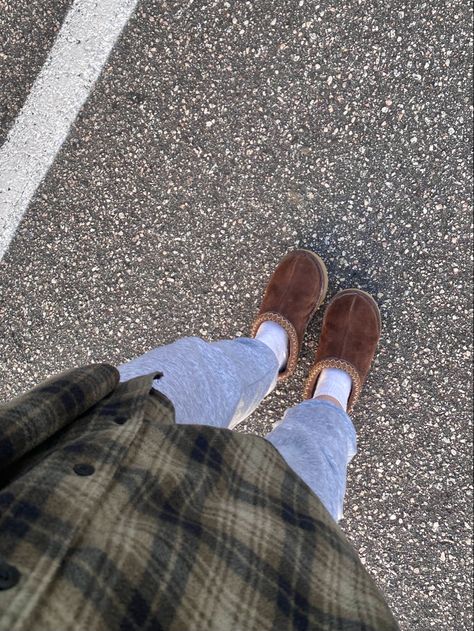 Uggs, Ugg tasman, Ugg mini, chesnut uggs, casual outfit, summer Ugg outfit, casual slipper outfit, fall outfit inspo, cozy fall outfit, comfy school outfit, school outfit uggs, Ugg tasman autumn aesthetic, fall cozy aesthetic, dark uggs, dark brown ugg tasman, chocolate uggs, dark brown ugg mini Dusted Cocoa Tasman Uggs, Uggs Collection, Chocolate Uggs Outfit, Fall Cozy Aesthetic, Chocolate Uggs, Tasman Uggs Outfits, Chocolate Ugg Boots, Slipper Outfit, Brown Uggs