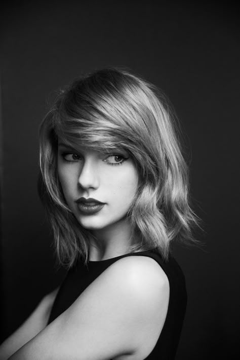 Taylor Swift – philanthropist, for giving grief a voice Chelsea Clinton, Ombré Hair, 인물 사진, Taylor Alison Swift, Inspirational Women, Britney Spears, Marie Claire, Role Models, Pennsylvania