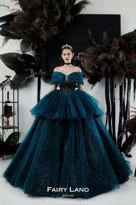 Debut Dresses, Award Show Dresses, Gowns Dresses Elegant, 파티 드레스, Princess Ball Gowns, Prom Dress Inspiration, Blue Gown, Fantasy Gowns, Pretty Prom Dresses