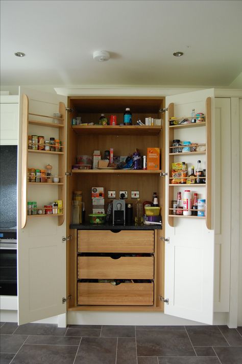 Butlers pantry in the inbuilt kitchen cupboard adjacent to play room doors? Butlers Pantry Cupboard, Inbuilt Cupboards, Small Butlers Pantry Ideas, Pantry Cupboard, Butlers Pantry, Tall Cabinet, Kitchen Cupboard, Shaker Kitchen, Butler's Pantry