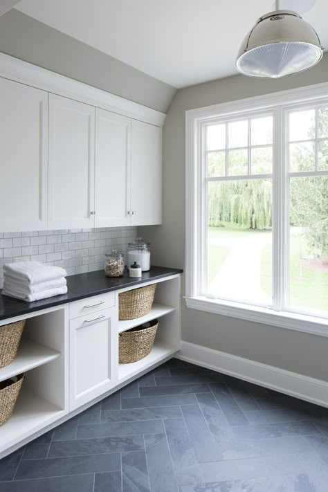 Mudroom Tiny Mudroom, Rustic Farmhouse Laundry Room, Laundy Room, Laundry Room Tile, Laundry Room Organization Storage, Laundry Makeover, Laundry Room Storage Shelves, Small Laundry Room Organization, Room Storage Diy