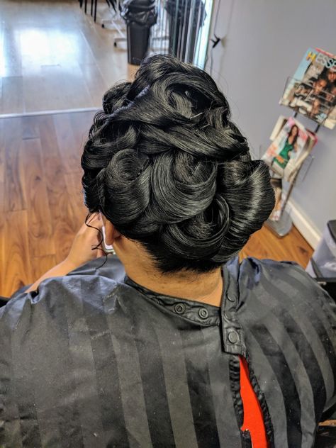 Pin curl updo for brides Pin Curl Updo, Curl Updo, Pin Curl, 90s Hair, Pin Curls, 90s Hairstyles, Art Beautiful, Hair Updos, Bridal Hair