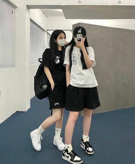 Nike By You Ideas, Korean Outfits With Shorts, Summer Tomboy Outfits, Tomboy Shorts, Tomboy Outfits Summer, Tomboyish Outfits, Tomboy Outfit Ideas, Boyish Outfits, Boyish Style