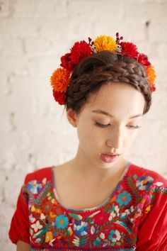 Mexican Hairstyles, Traditional Hairstyle, Mexican Fashion, Quinceanera Hairstyles, Hair Catalog, Mexican Women, Mexican Dresses, Cornrow Hairstyles, Mexican Style