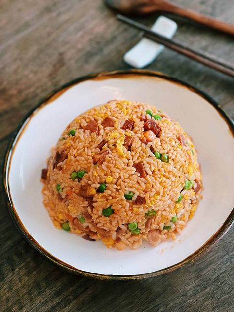 Spam and Ketchup Fried Rice (20 minutes!) - Tiffy Cooks Spam Fried Rice, Rice Meals, Tiffy Cooks, Chinese Cooking Wine, Taiwanese Food, 20 Minute Recipes, Easy Asian Recipes, Perfect Lunch, Fusion Food