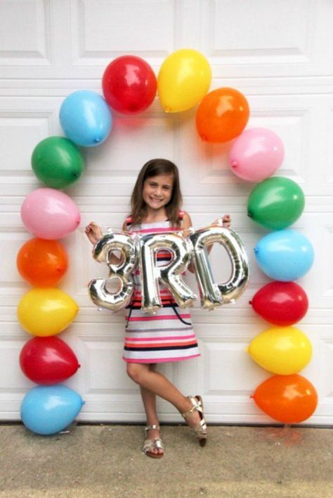 13 of The Best Easy Back To School Party Ideas 1st Day Of School Pictures, Back To School Party Ideas, School Party Ideas, First Day Of School Pictures, Back To School Pictures, Diy Back To School, Back To School Bulletin Boards, First Day School, Back To School Party