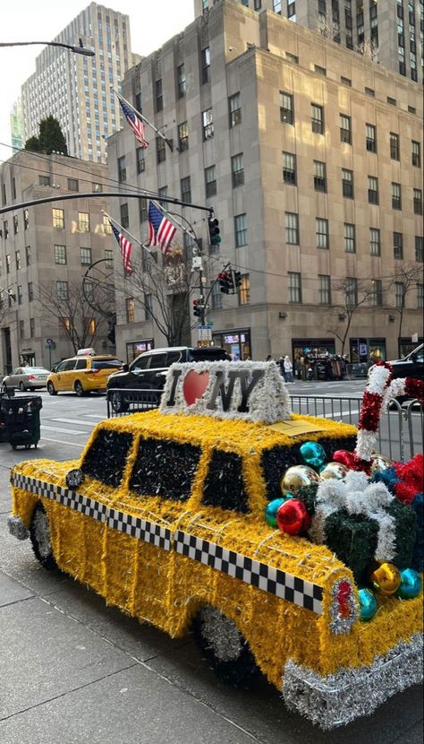 Christmas In Nyc Aesthetic, Nyc Christmas Aesthetic, Christmas New York City, Nex York, Ny Christmas, Christmas New York, New York Christmas Aesthetic, Christmas In Nyc, Nyc Dream