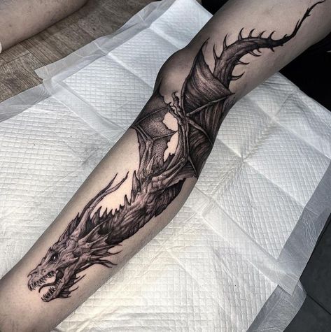 Dragon Tattoo Forearm, Siren Tattoos, Dragon Tattoo Leg, Tattoos Masculinas, Dragon Tattoo Arm, Feminine Skull Tattoos, Dragon Tattoos For Men, Dragon Sleeve Tattoos, Dragon Tattoo For Women