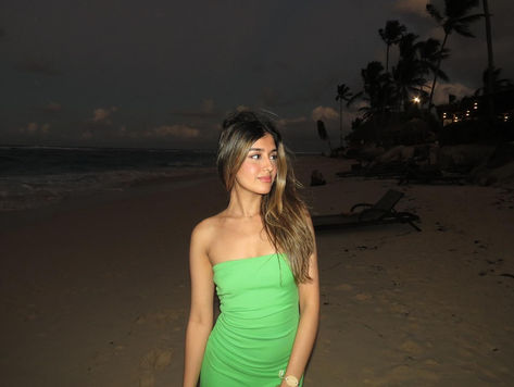 green dress, indian girl, beach aesthetic, vacation aesthetic, punta cana, balayage, model, canadian, american, resort, tanned, happy Photo Ideas In The Beach, Resort Pics Ideas, Punta Cana Inspo Pics, Dominican Republic Photo Ideas, Vacation Digital Camera Photos, Punta Cana Photo Ideas, Resort Photo Ideas, Resort Picture Ideas, Punta Cana Aesthetic