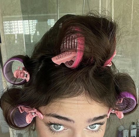 Heatless Curls, Aesthetic Coquette, Hair Rollers, Foto Ideas Instagram, Barbara Palvin, Hair Curlers, Teenage Dream, Fashion Aesthetic, Just Girl Things