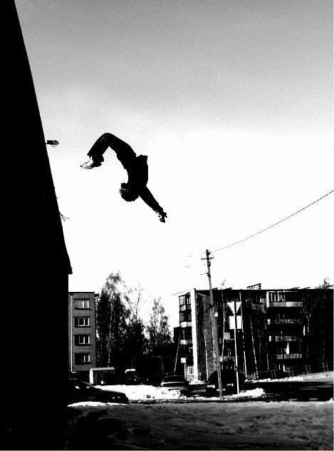 Parkour Ramji Art, Parkour Aesthetic, Parkour Photography, Street Ninja, Extreme Sports Photography, Jumping Poses, Being Chased, Batman 2, Long Jump