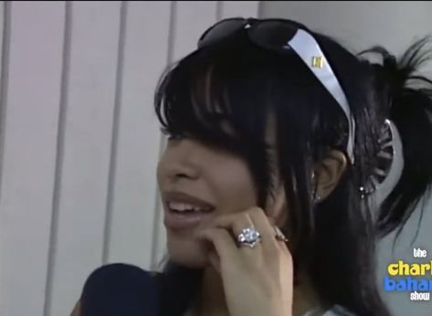 khalia. | the film princess🧸🌺 on Twitter: "aaliyah was such an ethereal beauty omg she was angelic. https://t.co/nqUyTHC0m0" / Twitter Film Princess, Side Part Bangs, Aaliyah Hair, Swoop Bangs, Aaliyah Style, Cute Makeup Looks, Heart Women, Ethereal Beauty, Clueless