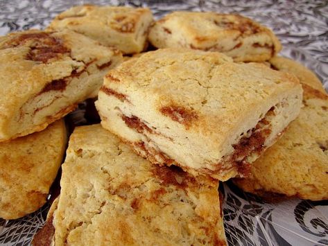 Honey Scones, Cherry Scones, Brunch Foods, Bouchon Bakery, Cinnamon Scones, Cinnamon Honey, Honey Cinnamon, Macaron Recipe, Honey Butter