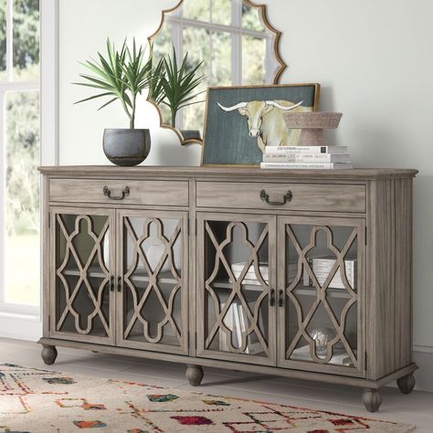 Dining Room Sideboard Ideas, Sideboard Decor Dining Room, Side Cabinet Living Room, Country Sideboard, Florida Kitchen, Sideboard Tv, Side Boards, Buffet Table Decor, Sideboard Decor