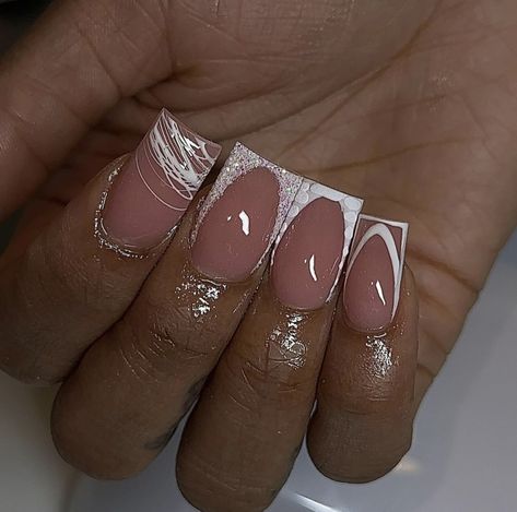 Pink And Gold Short Acrylic Nails, New Years Nails Ideas Short, French Tip Fancy Nails, Short French Tips Black Women, Graduation Nail Set, Ombre Short Nails Acrylic, Ombre Nails Designs Ideas, Short French Tips With Design, Basic Prom Nails