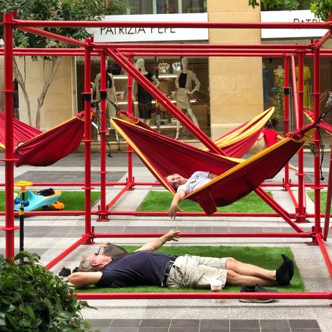 scaffolding . hammock . tactical urbanism . street transformation . urban installation . urban intervention . life between buildings . cities for people . active public space . placemaking . lively city . livelicity . urbhang bey . beirut . lebanon Outdoor Lunch, Urban Intervention, Bench Design, Active Design, Chill Zone, Pocket Park, Public Space Design, Urban Furniture, Exhibition Display