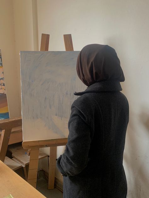 art studio, hijabi, hijab inspiration Hijabi Artist Aesthetic, Hijabi Artist, Artist Girl, Hijab Inspiration, Hijab Aesthetic, Girl Artist, Artist Aesthetic, Hijabi Girl, Business Ideas