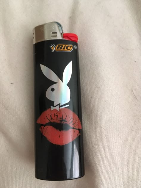 E Cigerate, Hello Kitty Lighter, Lighter Art, Cool Lighters, Makijaż Smokey Eye, Playboy Bunny, Puff And Pass, Blogger Girl, Hello Kitty Wallpaper