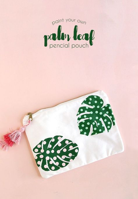 paint your own palm leaf pencil pouch - make your own pencil case Vinyl Stencil, Diy Hanging Shelves, Diy Pencil, Back To School Crafts, Diy Bag Designs, Diy School Supplies, Sukkot, Crafty Diy, Pencil Pouch