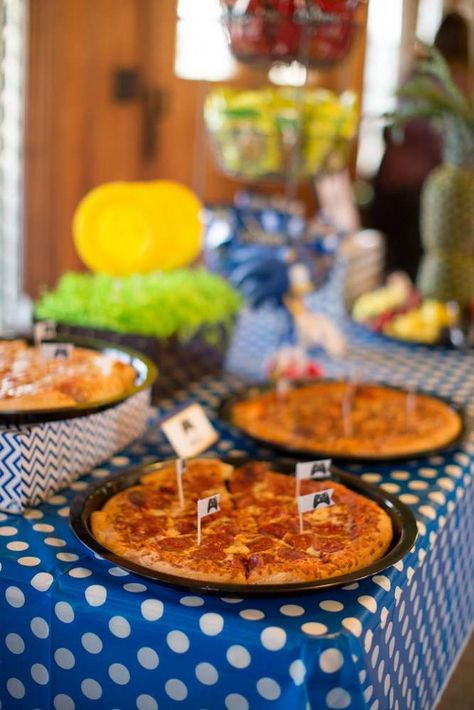 Pizza Idea, Sonic Video Game Birthday Party | CatchMyParty.com Sonic The Hedgehog Themed Food, Sonic The Hedgehog Birthday Party Food Ideas, Sonic Party Food Ideas, Sonic Birthday Party Food Ideas, Sonic Party Food, Sonic Themed Food, Sonic The Hedgehog Birthday Party Food, Hedgehog Birthday Party Ideas, Sonic Video Game