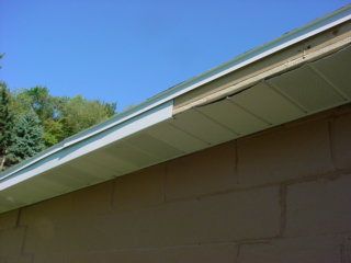 Installing Soffit and Fascia - easy to follow instructions Shed Soffit Ideas, Facia Board Ideas, Painting Fascia And Soffit, Diy Soffit Exterior, White Soffit And Fascia, Dark Soffit And Facia, Replacing Soffit And Facia, Roof Fascia, How To Replace Soffit And Fascia