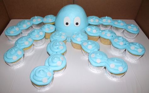 octopus smash cake - Google Search Octopus Cake, Underwater Birthday, Octonauts Party, Underwater Party, Ocean Birthday Party, Novelty Birthday Cakes, Ocean Theme Party, Ocean Birthday, Sea Birthday Party