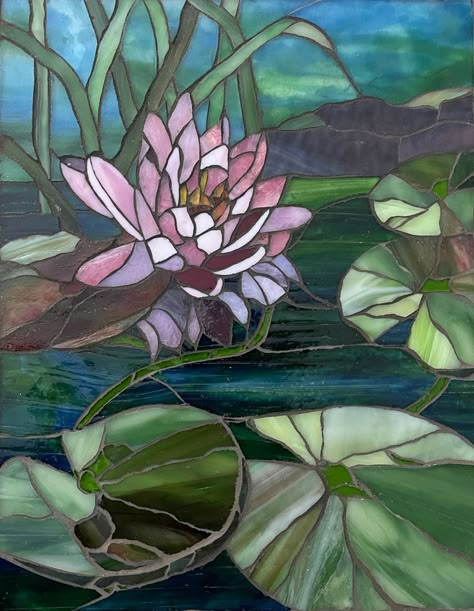 Lily Pad Mosaic, Stained Glass Lotus Flower, Stained Glass Lily, Mosaic Quilts, Mosaic Water, Mosaic Art Ideas, Mosaic Windows, Window Inspiration, Glass Painting Designs