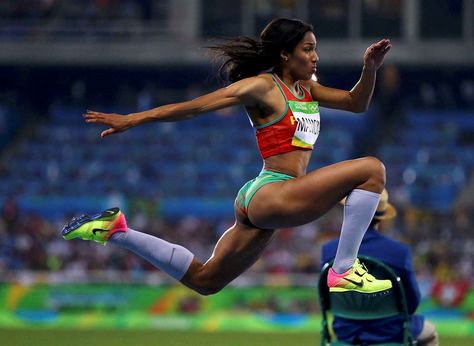 Jumping Poses, Athletics Track, Running Speed, Triple Jump, Group Of Women, Rio Olympics 2016, Run Faster, Athletic Girls, Great Body