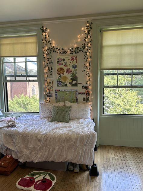 this is my dorm at harvard college! Harvard Dorm Room, Harvard Dorm, Harvard College, Flat House, University Of Utah, Dorm Room Decor, Aesthetic Room, Room Inspo, Dorm Room