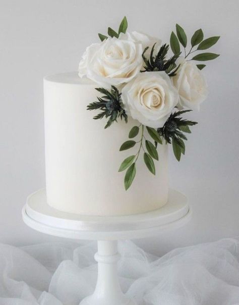 1 Tier Wedding Cakes, Wedding Cakes One Tier, Wedding Cake Simple Elegant, One Tier Cake, Minimalist Cake, Single Tier Cake, Cake With Flowers, Small Wedding Cakes, Elegant Birthday Cakes