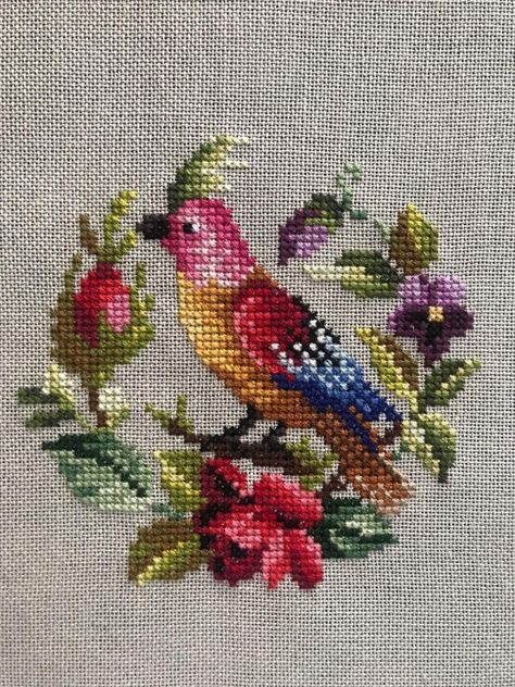 Cross Stitch Patterns Free Disney, Unique Cross Stitch, Cross Stitch Tutorial, Beautiful Cross Stitch Pattern, Cat Cross Stitch Pattern, Crochet Curtains, Pola Kristik, Cross Stitch Patterns Flowers, Cross Stitch Bird