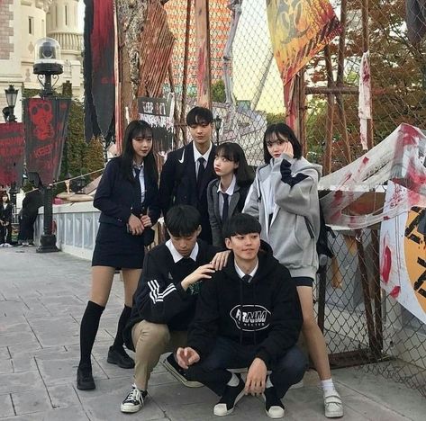 Group Of 6 Friends Aesthetic, Ulzzang Squad, Friends Group Photo, Boy And Girl Friendship, Friend Group Pictures, Kore Ulzzang, Korean Friends, Squad Pictures, Mode Ulzzang